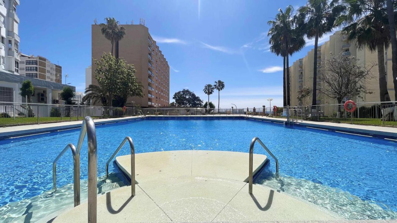 Pool And Beach In Benalmádena Exterior foto