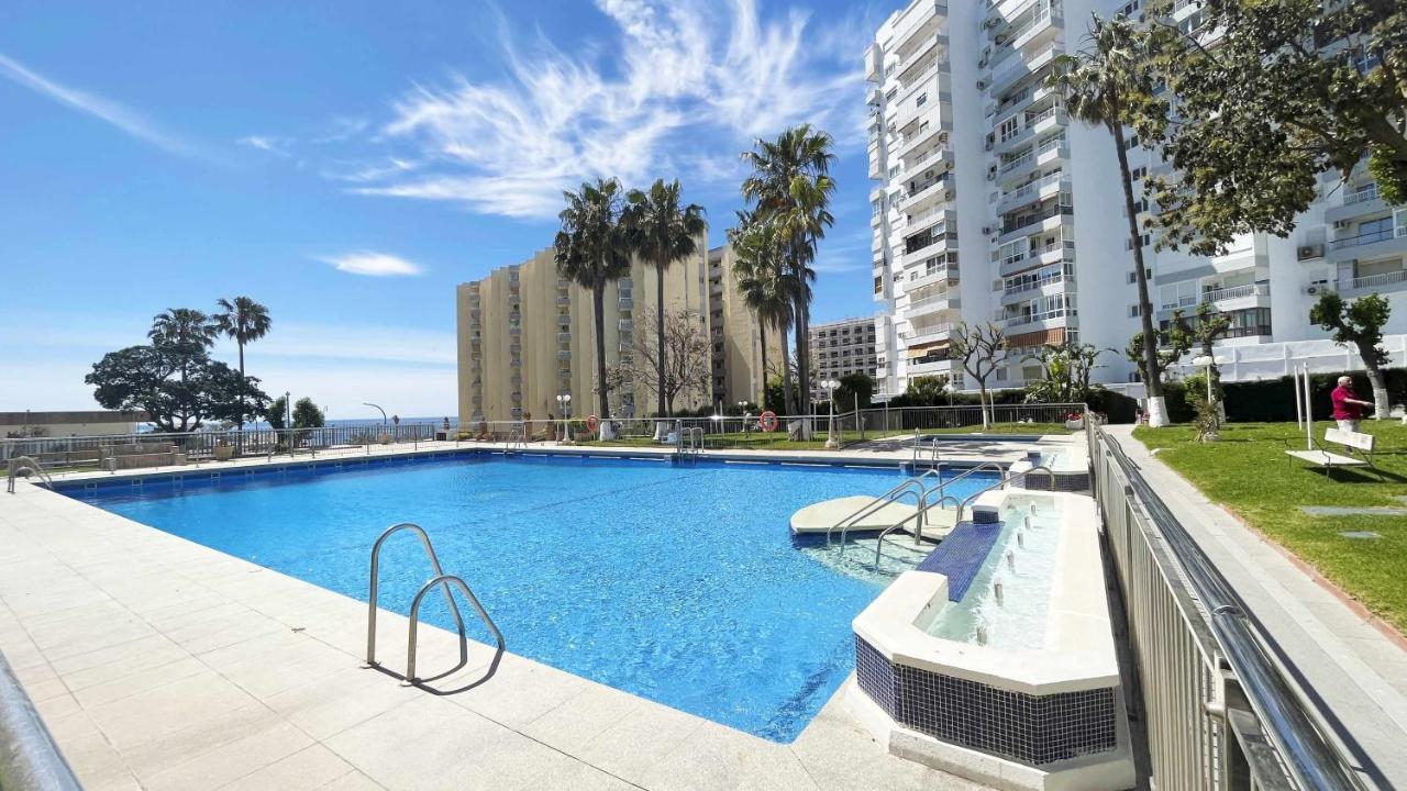 Pool And Beach In Benalmádena Exterior foto